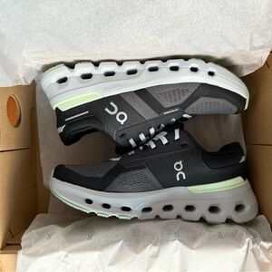 On Women’s Cloudrunner 2